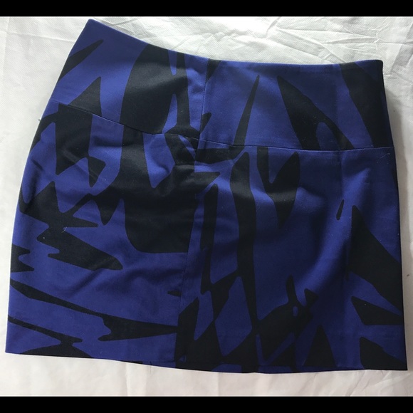 Express mini skirt - Picture 1 of 7